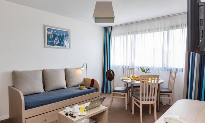 La Rochelle Condo | Condo ∙ 1 bedroom ∙ 5 guests