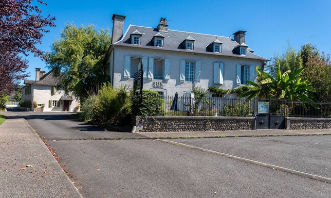 Aramits House | Country House "Etape En Barétous" with Private Terrace, Private Garden & Wi-Fi