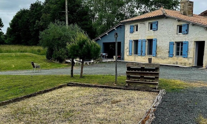 Villexavier House | Country house with jacuzzi and pétanque court