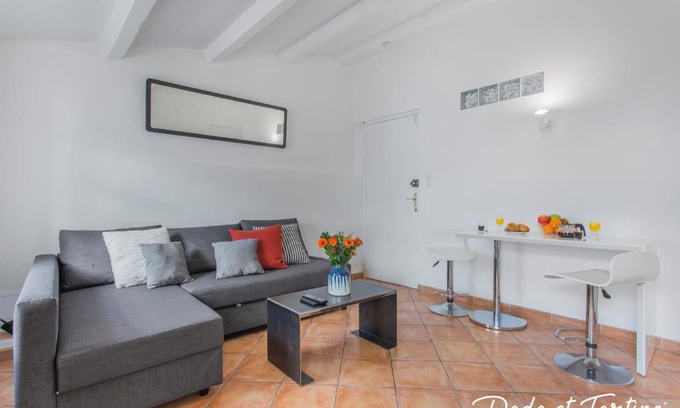 Hyeres City Centre Apartment | Cute calm studio downtown - Dodo et Tartine