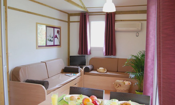Castelmoron-sur-Lot Villa | Detached chalet with dishwasher, on the banks of the Lot