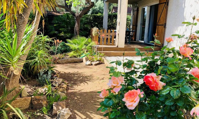 Le Lavandou Apartment | Ecrin de verdure sur Le Lavandou - Classement Tourisme 3 Etoiles