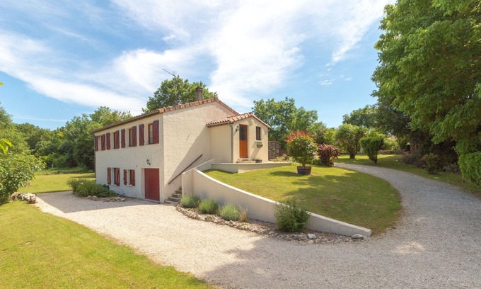 Saint-Sulpice-de-Cognac Apartment | Entire 2 bedroom apartment