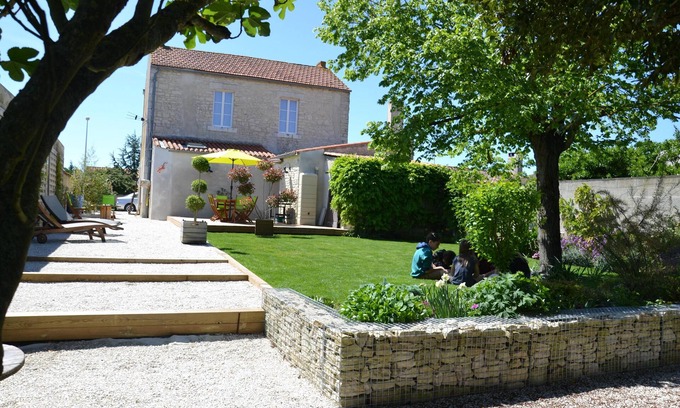Charron House | EXCLUSIVE character house, 6 people, near La Rochelle