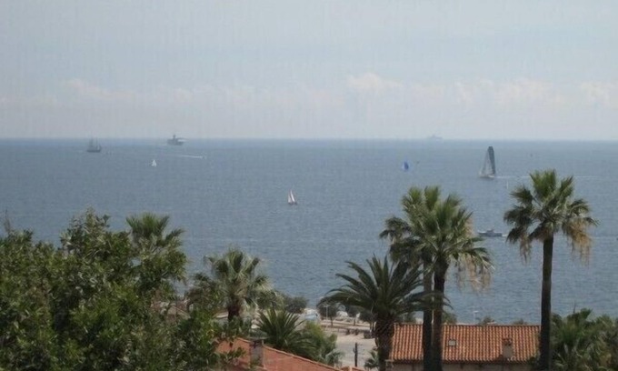 Le Mourillon Apartment | For six people, 1st floor of villa, sea view apartment of 80m2