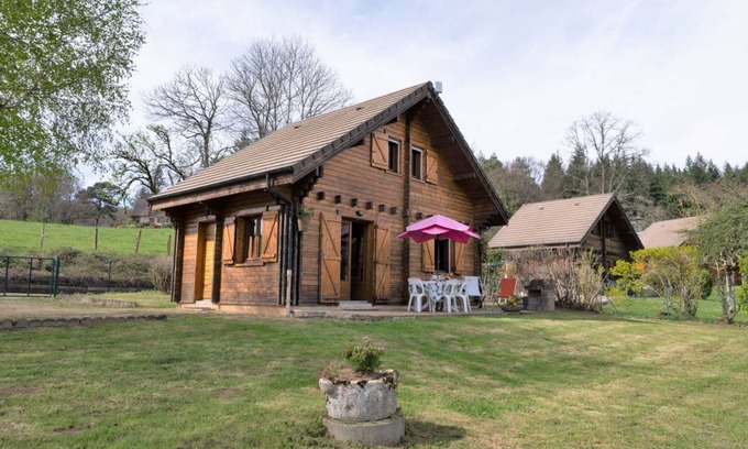 Camps-Saint-Mathurin-Leobazel Villa | 50 m² Villa ∙ 1 bedroom ∙ 5 guests