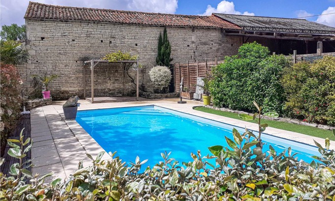 Fontenille-Saint-Martin-d'Entraigues House | 100 m² House ∙ 1 bedroom ∙ 5 guests