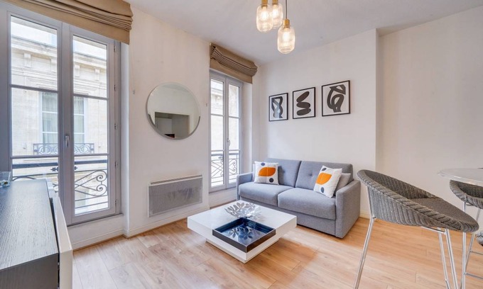 Bordeaux Golden Triangle Apartment | 36 m² Apartment ∙ 1 bedroom ∙ 2 guests