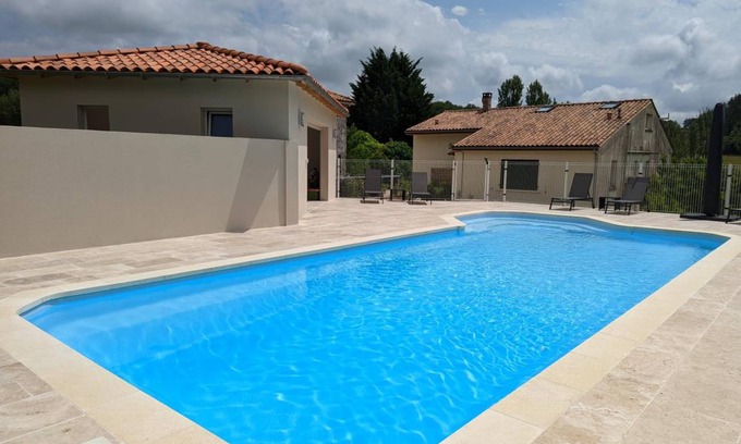 Montmoreau-Saint-Cybard Cottage | 155 m² Cabin ∙ 4 bedrooms ∙ 8 guests