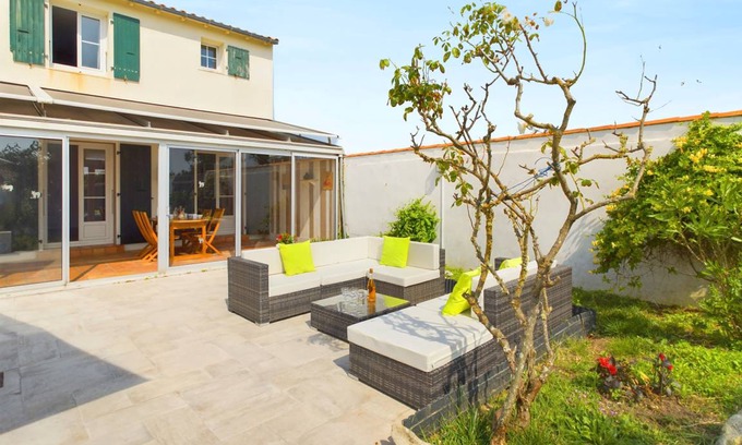 Saint-Clement-des-Baleines House | 150 m² House ∙ 4 bedrooms ∙ 11 guests