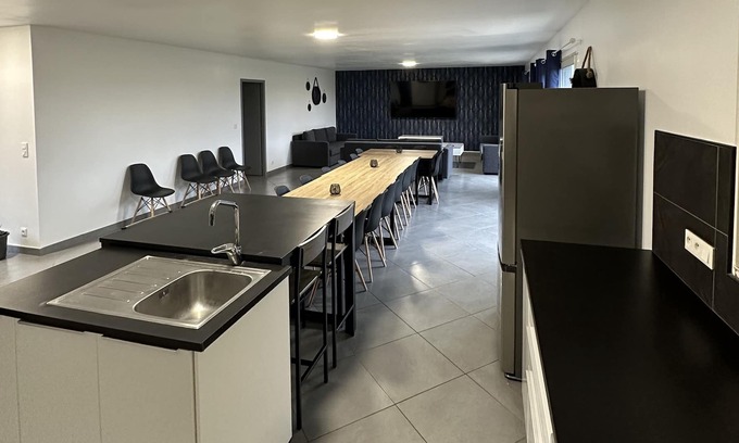 Saint-Georges-les-Baillargeaux Villa | Large living villa