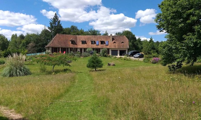Saint-Priest-les-Fougeres House | 240 m² House ∙ 4 bedrooms ∙ 8 guests