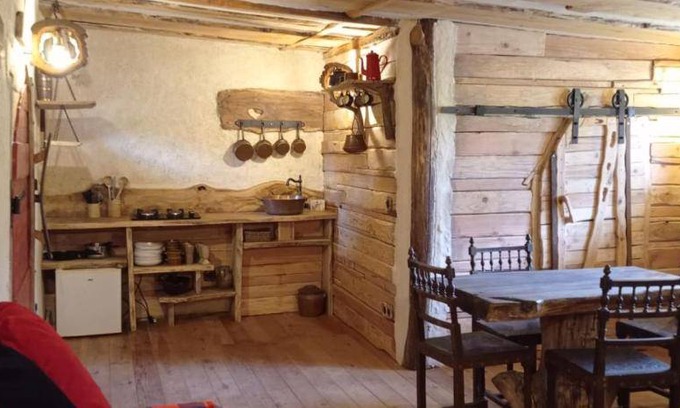 Saint-Sulpice-les-Feuilles Cabin | 30 m² Lodge ∙ 4 guests