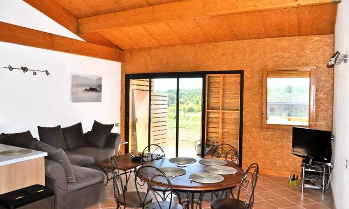 Sorges-et-Ligueux-en-Perigord House | 72 m² House ∙ 2 bedrooms ∙ 6 guests