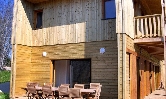 Sorges-et-Ligueux-en-Perigord House | 180 m² House ∙ 5 bedrooms ∙ 13 guests