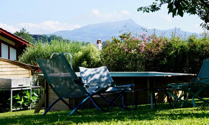 Saint-Jean-de-Luz House | Gîte KAERU plage à pied, piscine, jardin, barbecue