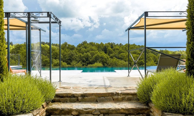 Coussac-Bonneval House | Gites de la fabrique, Infinity pool, jacuzzi and playground, trampolines stream