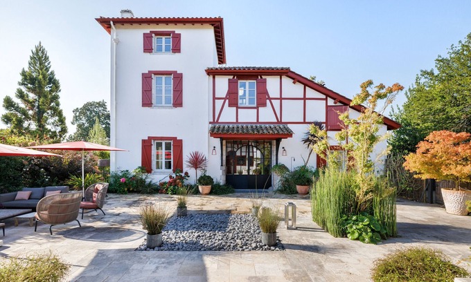 Arcangues House | GORRIA - Luxury villa, heated swimming pool, tennis court, bowling green in Arcangues