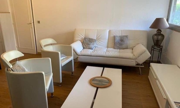 Hyeres City Centre Apartment | Grand studio centre ville