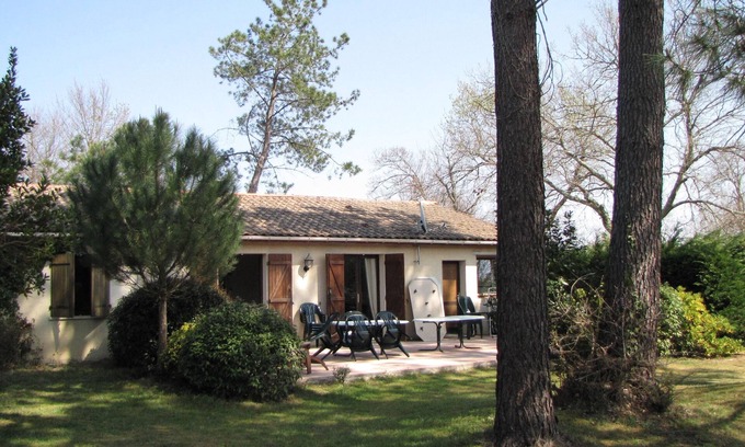 Biscarrosse House | Great location on the lake near the Atlantic, 4 bedrooms, with huge sun garden
