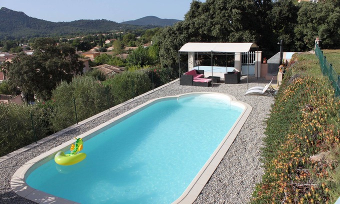 La Crau Apartment | Haven of Peace near the Golden Islands