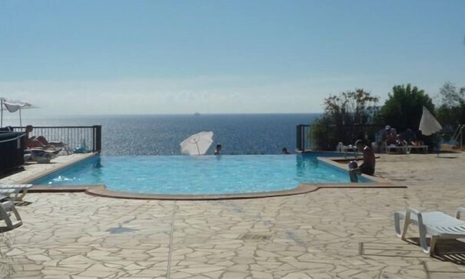 Le Lavandou Apartment | Heated Pool and Direct Beach Access for 6 People - Le Lavandou