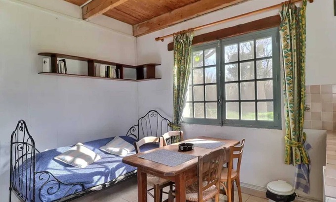 Saintes-Maries-de-la-Mer Apartment | Homerez - Apartment Saintes-Maries-de-la-Mer