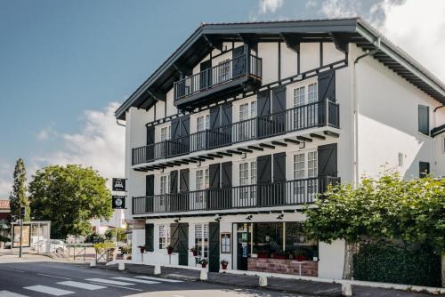 Saint-Pee-sur-Nivelle Hotel | Hotel Trinquet