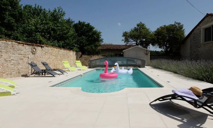 Maire-Levescault House | House ∙ 4 bedrooms ∙ 9 guests