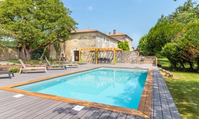 Louzac-Saint-Andre House | House ∙ 4 bedrooms ∙ 10 guests
