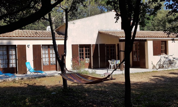 Domino Villa | House in the heart of the forest close to the beach and shops