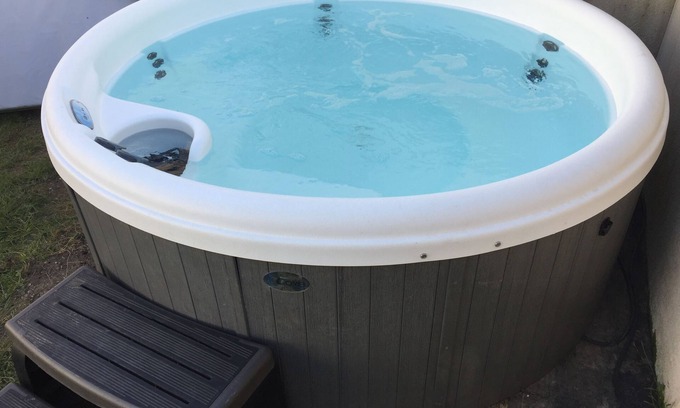 La Flotte House | Ile de Ré La Flotte, Comfortable house 5 to 7 people, SPA, garden & swimming pool