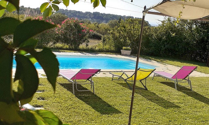 Pernes-les-Fontaines Villa | Independent cottage in private air-fenced yard-pool Provence