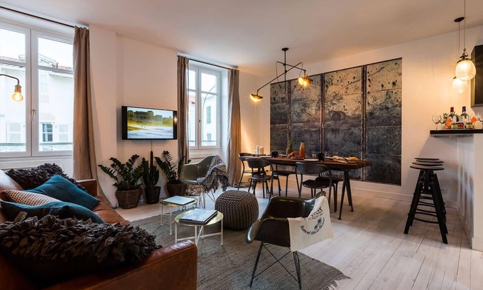 Biarritz City Centre Apartment | L'ATELIER KEYWEEK Vintage Duplex Apartment with Parking Biarritz Center