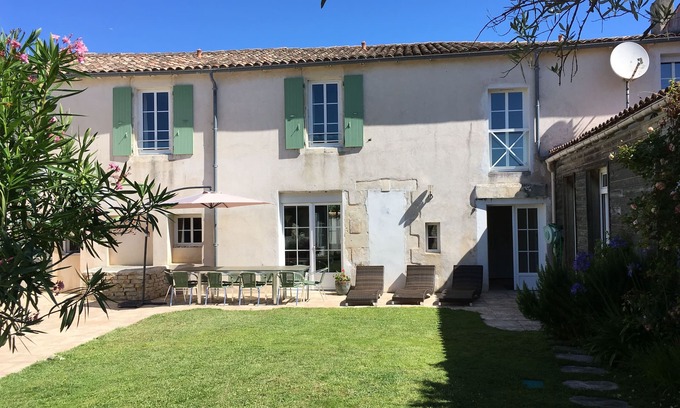 La Couarde-sur-Mer House | Large charming house in the heart of the village of Couarde close to the beaches .