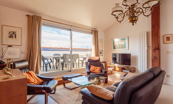 Saint-Jean-de-Luz City Center Apartment | Large downtown apartment with terrace and parking