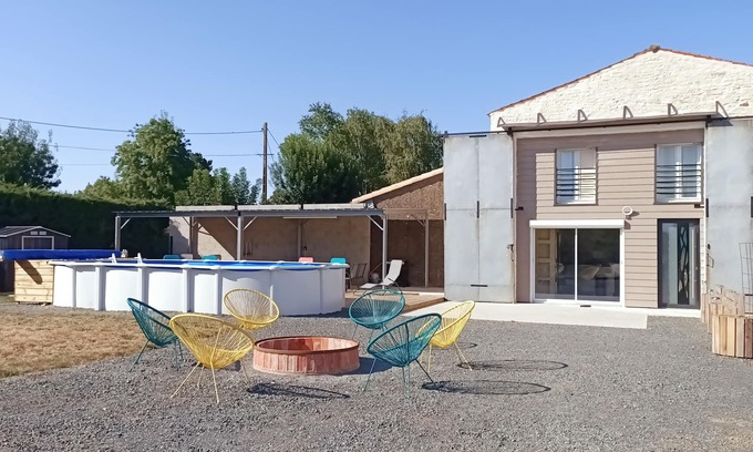 Plaine-D'Argenson House | Le Hangar de Papi * in the country with swimming pool