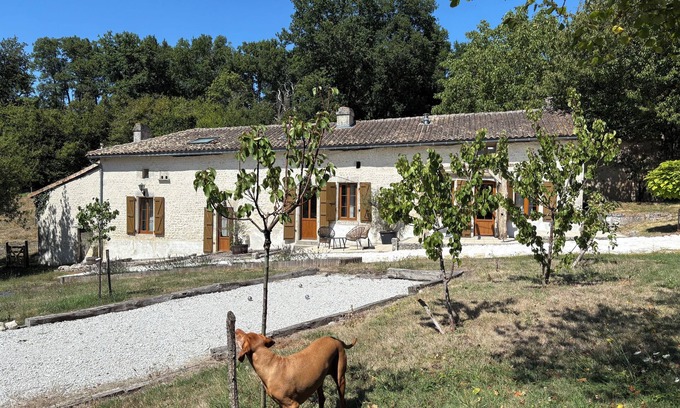 Coteaux du Blanzacais Cottage | Le Hibou - stylish, spacious gite, beautiful tranquil setting. Dog friendly
