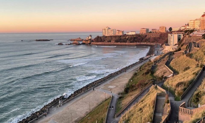 Biarritz Apartment | Little Bibi : terrace - Côte des basques and private garage
