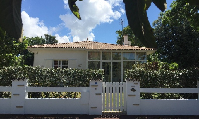 Vaux-sur-Mer Villa | Low prices linen included villa 300 m Nauzan beach business quiet green space