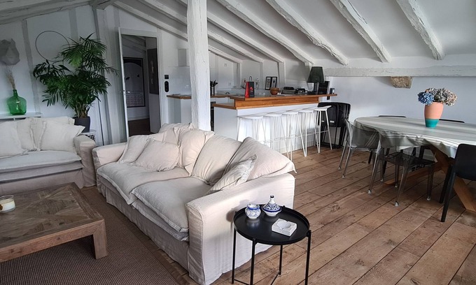 Ciboure Apartment | Magnificent 6-person apartment, 3 bedrooms, 2 bathrooms. Breathtaking sea view