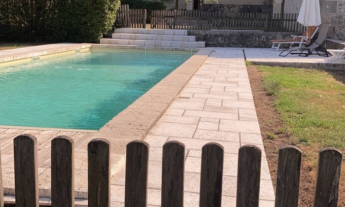 Lamothe-Montravel House | Maison de Campagne Familiale du 16ème Avec Piscine Proche de Saint Emilion