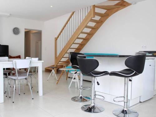 Saint-Denis-d'Oleron House | Maison au cœur de Saint-Denis-d'Oléron, 6 couchages, jardin clos, proche plage et port - FR-1-246A-53