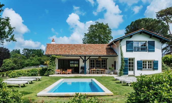Arcangues House | Maison Belardia: country house combining charm and comfort