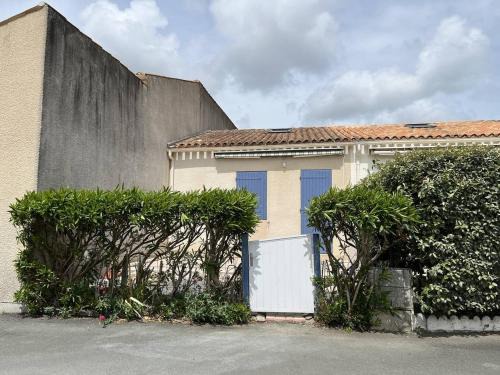 La Remigeasse Apartment | Maison rénovée 4 couchages à 350m de la plage avec jardinet et parking privé - FR-1-246A-129
