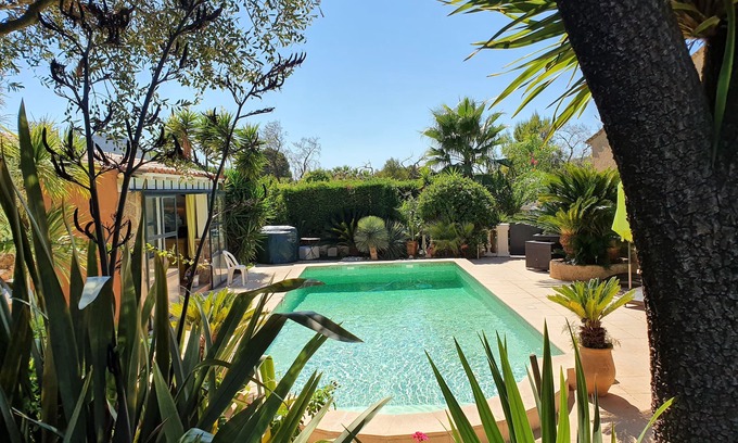 Carqueiranne Villa | Mas provencal, with swimming pool, pool house, near the sea, trade