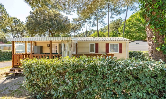 Ronce-les-Bains House | Mobile Home MH 296 'Ronce Les Bains' with Shared Pool, Private Terrace and Air Conditioning