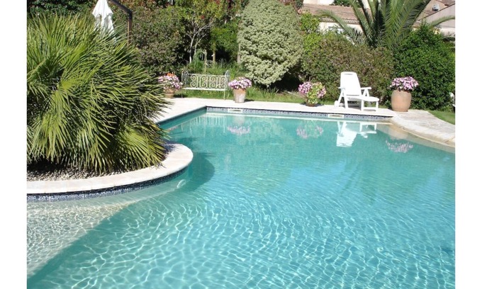 Bormes-Les-Mimosas Villa | Modern villa with swimming pool and private garden,
