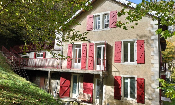 Laruns Apartment | Nature break in the Ossau Valley - Quiet apartment with private park