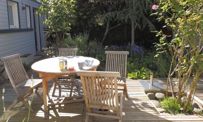 La Rochelle House | Nice quiet house. Downtown, old port, beach, parks on foot